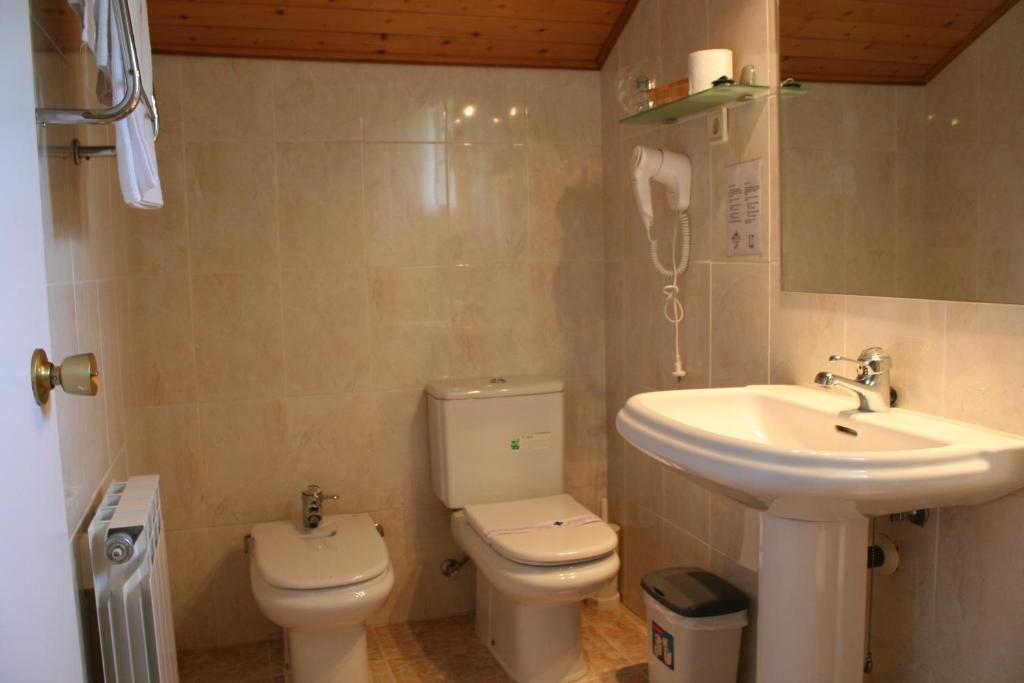 Meson De Salinas Hotel Salinas de Bielsa Room photo